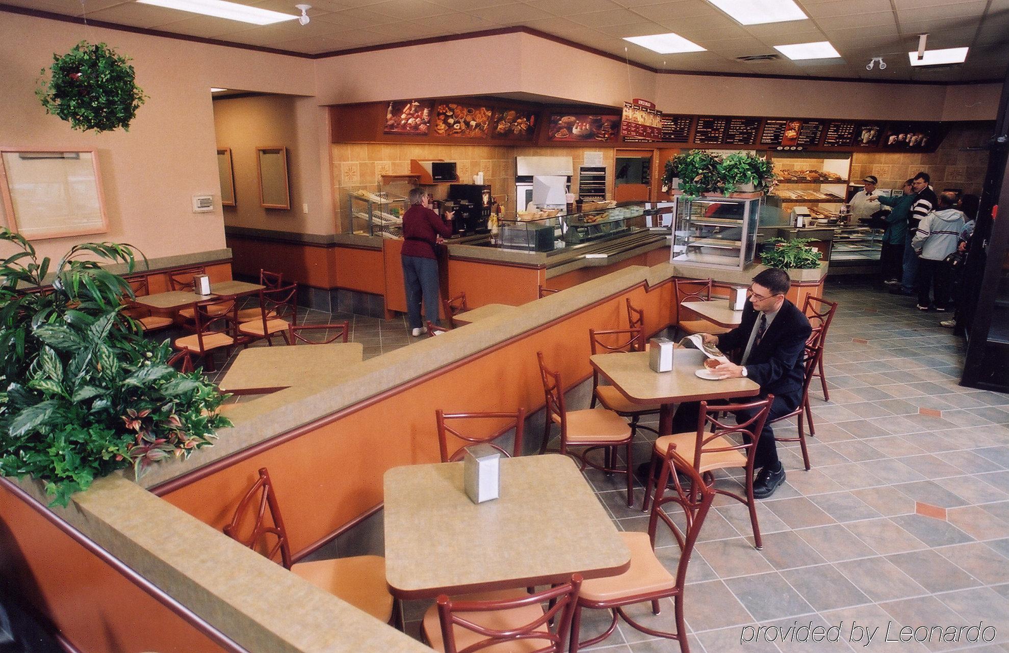 Best Western Plus City Centre Inn Edmonton Restaurant foto
