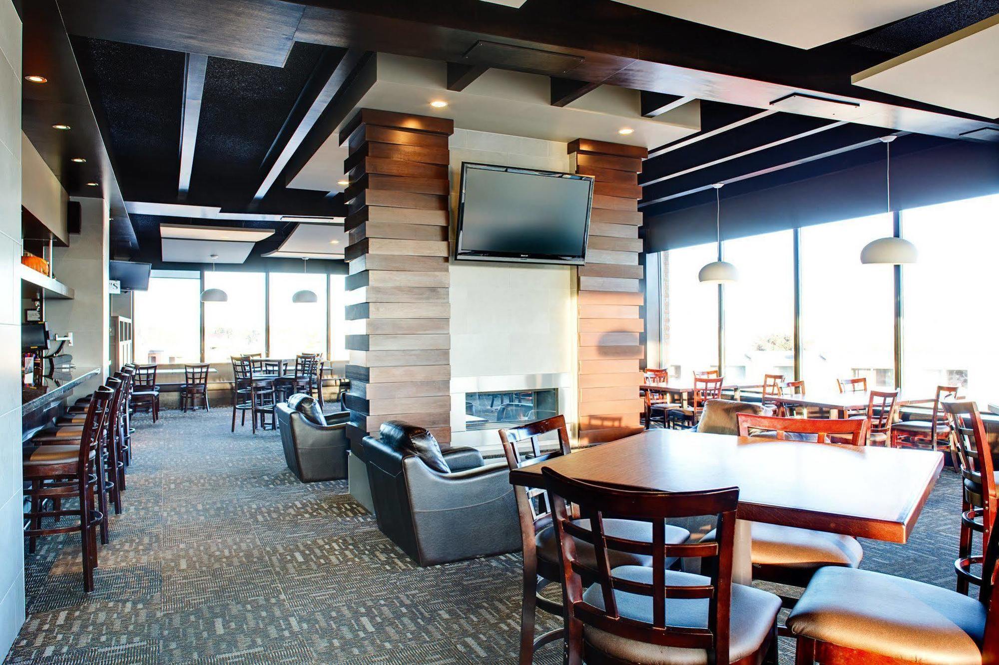 Best Western Plus City Centre Inn Edmonton Restaurant foto